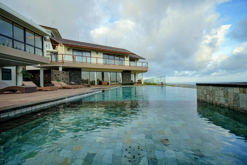 Grand Villa Uluwatu Ungasan  Exterior photo